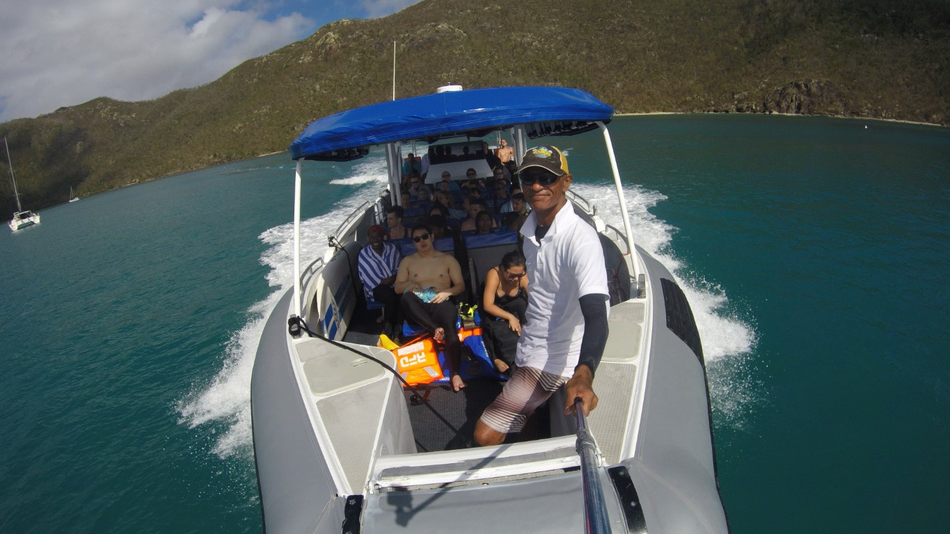 ZigZag Whitsundays day tour is one of the biggest backpacker discount tours